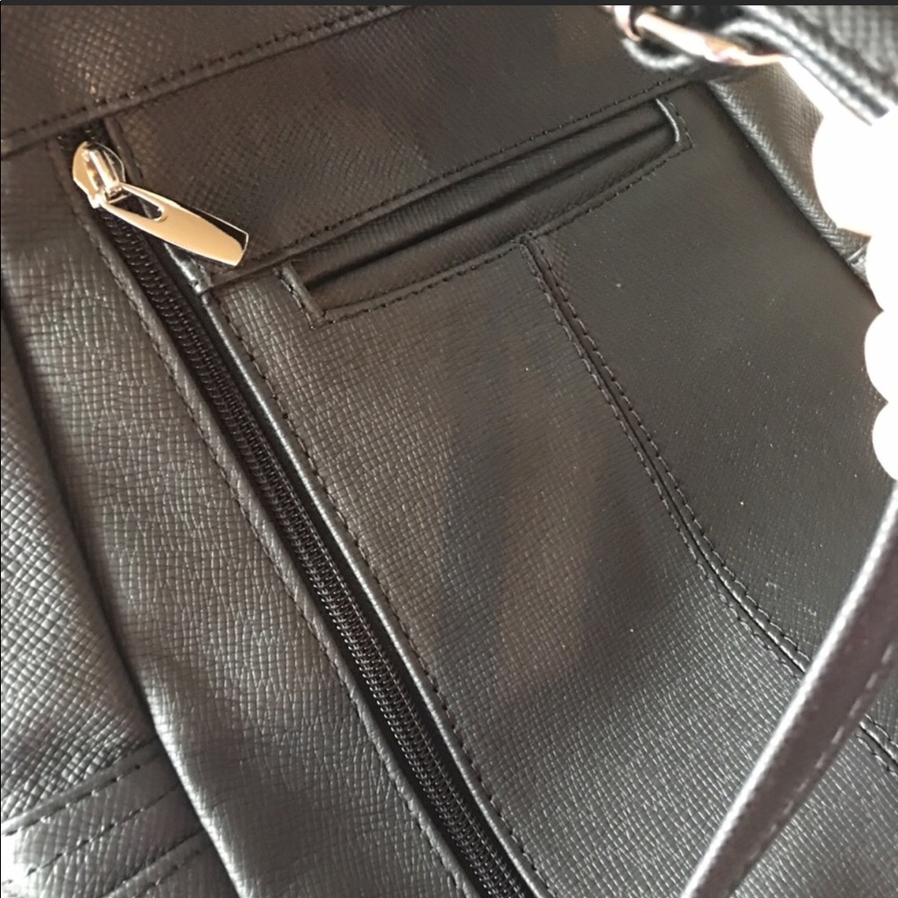 Leather backpack in black 5⭐️rated - Picture 3 of 8